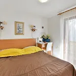 With Parking Space - Torovi - - Pedinka, - 294 *