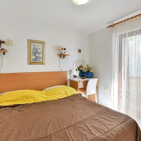 With Parking Space - Torovi - - Pedinka, - 294 *