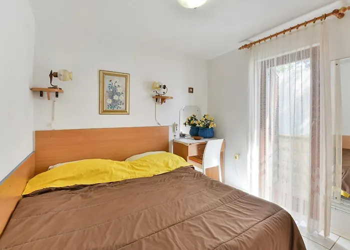 With Parking Space - Torovi - - Pedinka, - 294 *