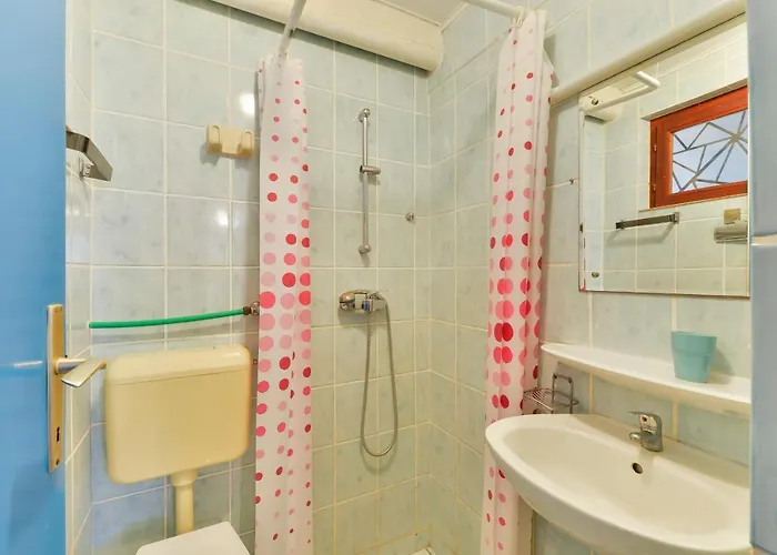 With Parking Space - Torovi - - Pedinka, - 294 * 维尔
