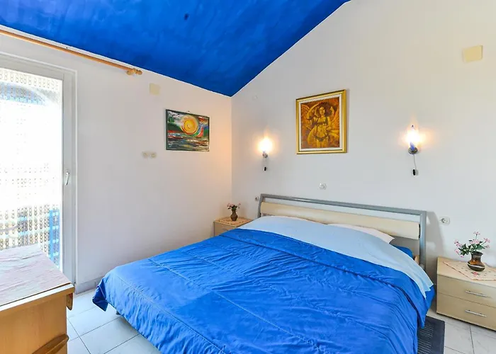 With Parking Space - Torovi - - Pedinka, - 294 * 维尔