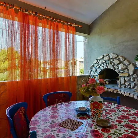 With A Parking Space - Torovi - - Pedinka, - 294 * Vir