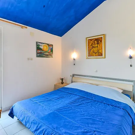 With A Parking Space - Torovi - - Pedinka, - 294 * Vir
