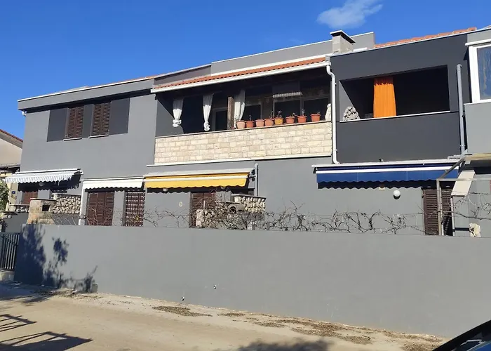 With Parking Space - Torovi - - Pedinka, - 294